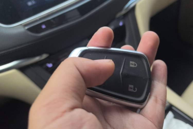 Used Cadillac XT5 2016 28T Four-Wheel Drive Tech Version Vehicle Key