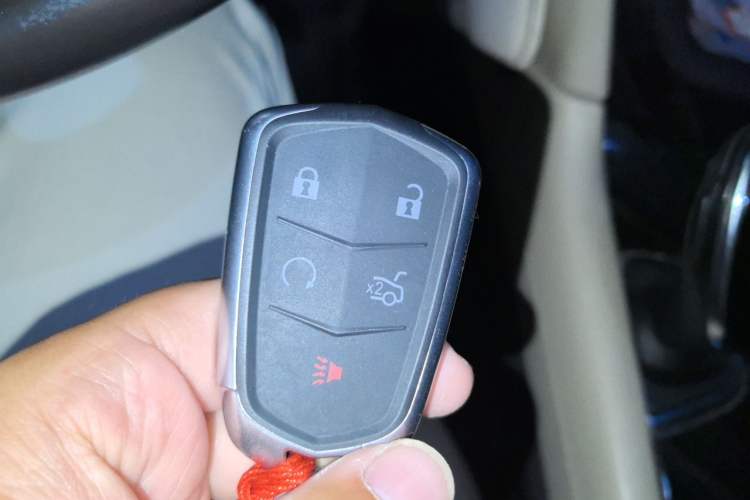 Used Cadillac XT5 2016 25T Tech Edition Vehicle Key