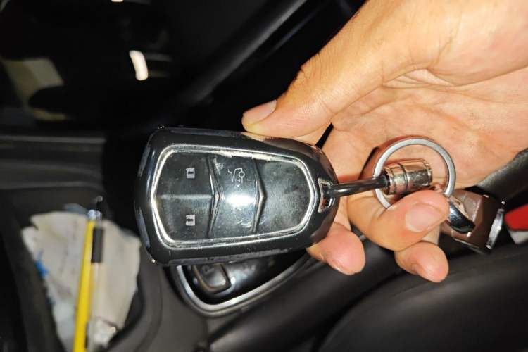 Used Cadillac XT5 2016 25T Luxury Model Vehicle Key