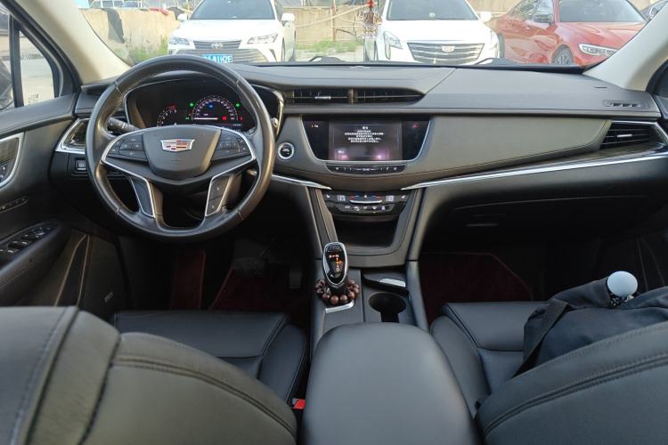 Used Cadillac XT5 2016 25T Luxury Model Center Console