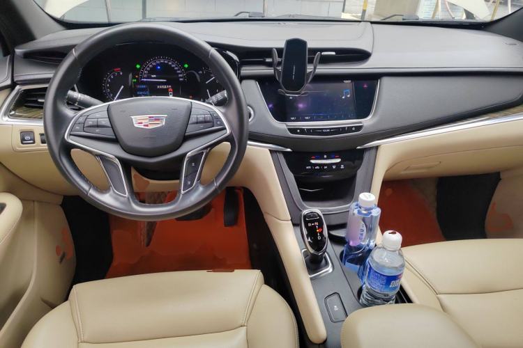 Used Cadillac XT5 2016 25T Tech Edition Center Console