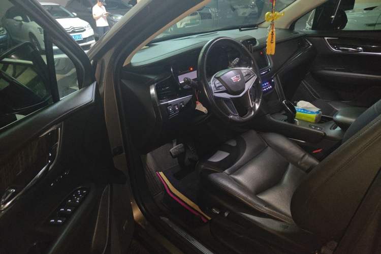 Used Cadillac XT5 2016 25T Luxury Model Driver Seat