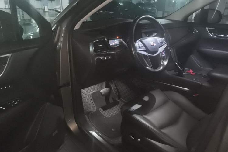 Used Cadillac XT5 2016 25T Luxury Model Driver Seat