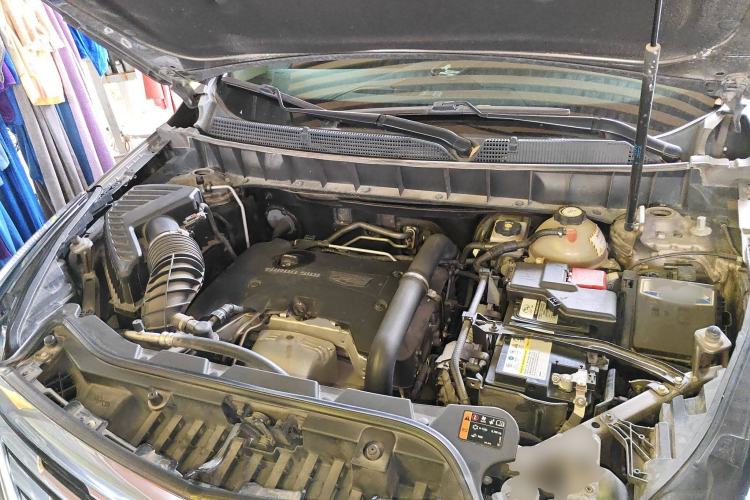Used Cadillac XT5 2016 25T Luxury Model Engine Bay