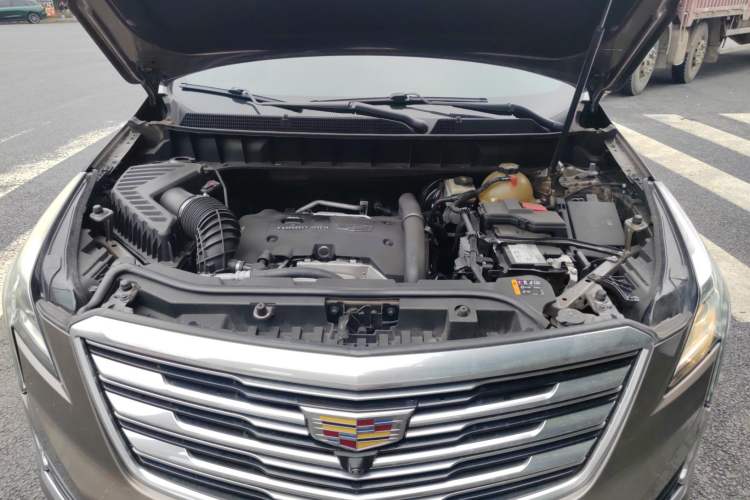 Used Cadillac XT5 2016 25T Tech Edition Engine Bay