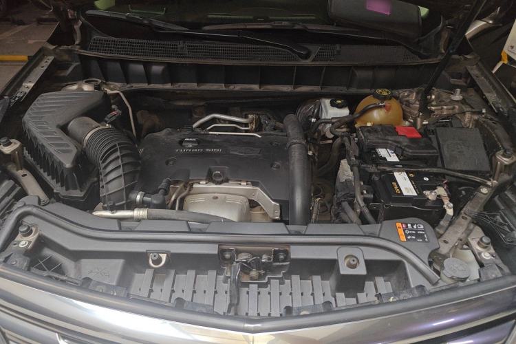 Used Cadillac XT5 2016 25T Luxury Model Engine Bay