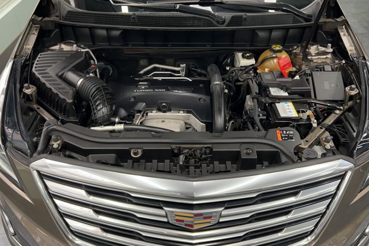 Used Cadillac XT5 2016 25T Luxury Model Engine Bay