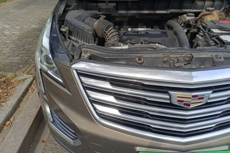 Used Cadillac XT5 2016 28T Four-Wheel Drive Tech Version Engine Bay Right