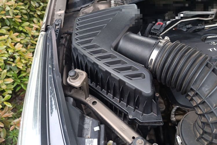 Used Cadillac XT5 2016 25T Luxury Model Engine Bay Right