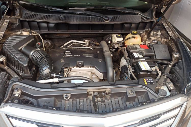 Used Cadillac XT5 2016 25T Luxury Model Engine Bay