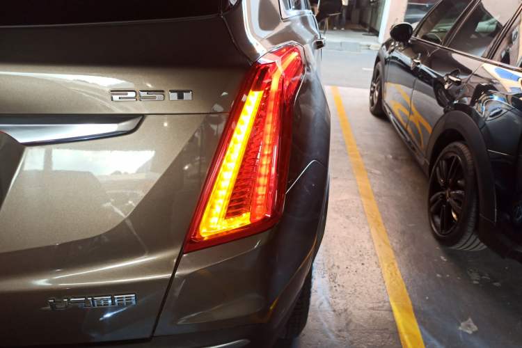Used Cadillac XT5 2016 25T Luxury Model Exterior 6