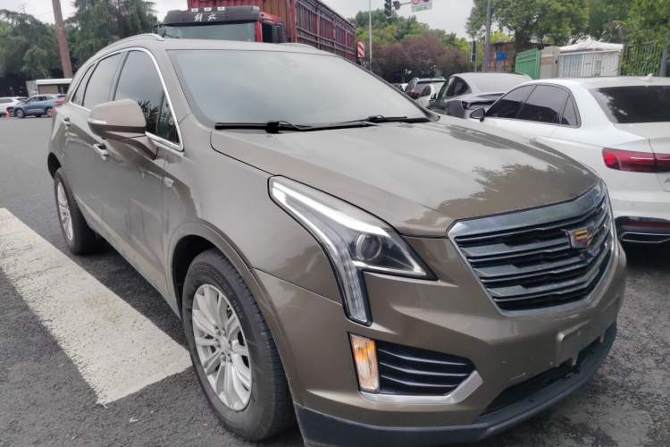 Used Cadillac XT5 2016 25T Tech Edition Front Right 45 Deg