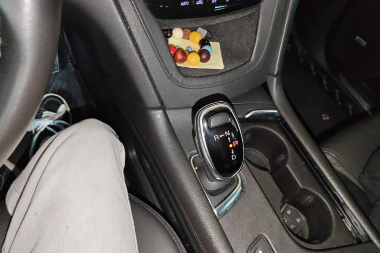 Used Cadillac XT5 2016 25T Luxury Model Gear Lever