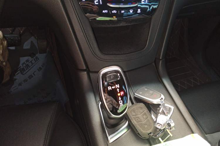 Used Cadillac XT5 2016 25T Luxury Model Gear Lever