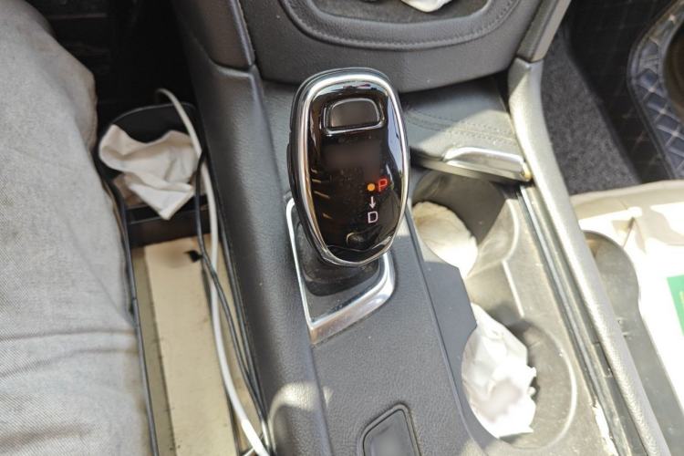 Used Cadillac XT5 2016 25T Luxury Model Gear Lever