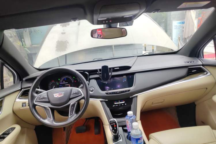 Used Cadillac XT5 2016 25T Tech Edition Headliner