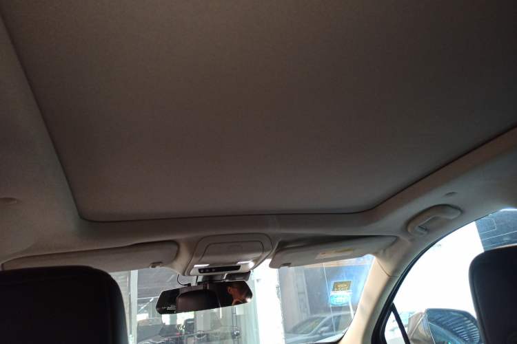 Used Cadillac XT5 2016 25T Luxury Model Headliner