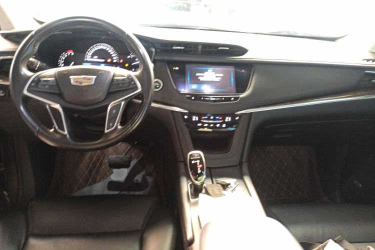 Used Cadillac XT5 2016 25T Luxury Model Interior 2