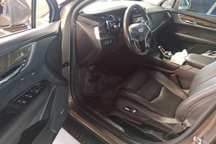 Used Cadillac XT5 2016 25T Luxury Model Interior 3