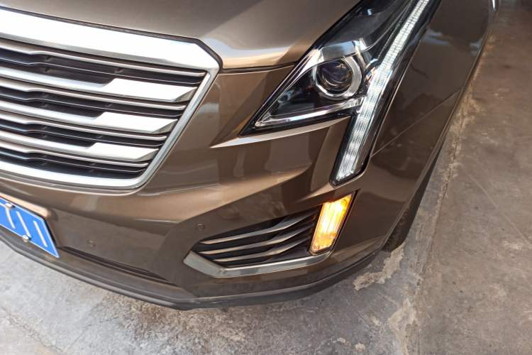 Used Cadillac XT5 2016 25T Luxury Model Left Front Headlight