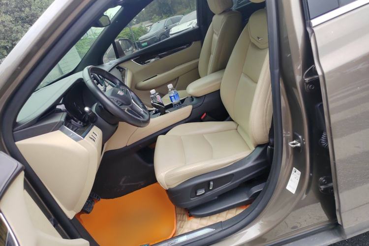 Used Cadillac XT5 2016 25T Tech Edition Left Front Seat