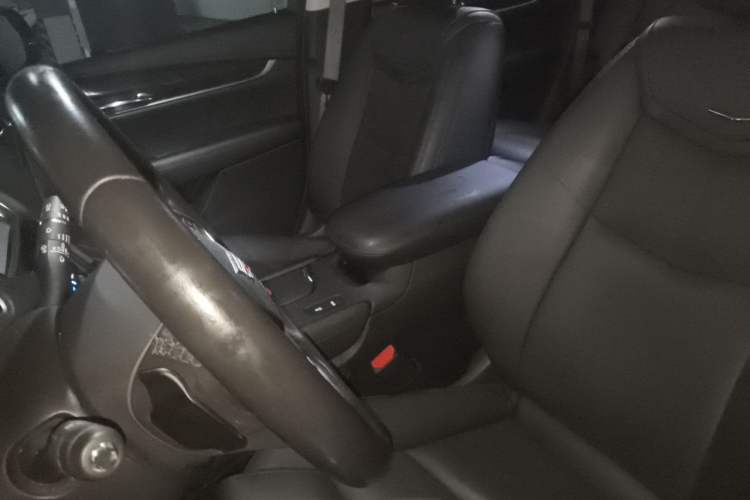 Used Cadillac XT5 2016 25T Luxury Model Left Front Seat