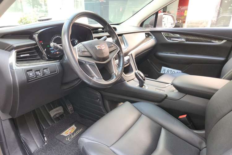 Used Cadillac XT5 2016 25T Luxury Model Left Front Seat