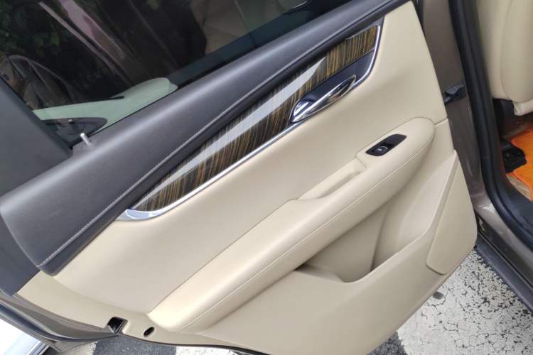 Used Cadillac XT5 2016 25T Tech Edition Left Rear Door Interior
