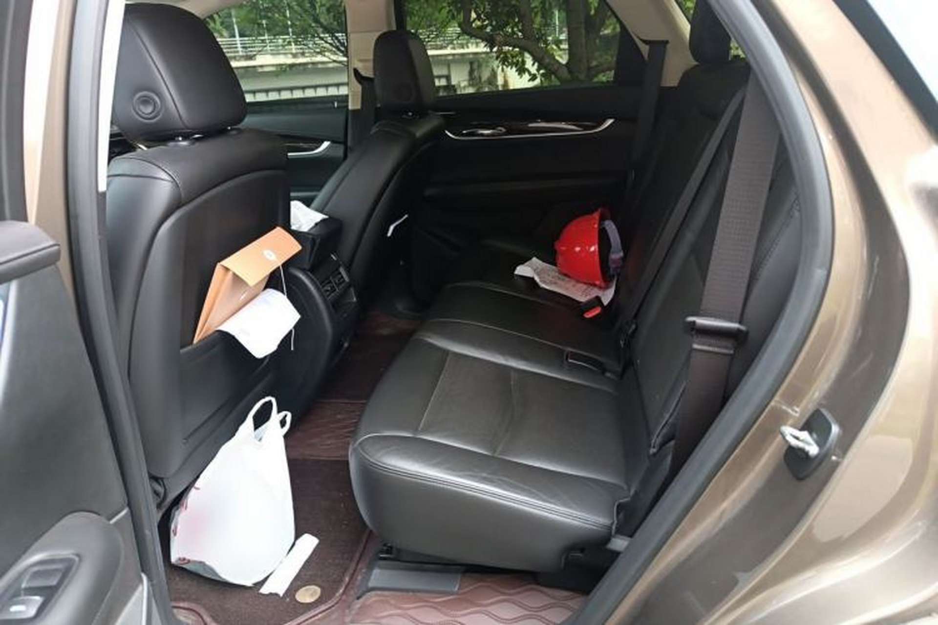 Used Cadillac XT5 2016 25T Luxury Model Left Rear Seat