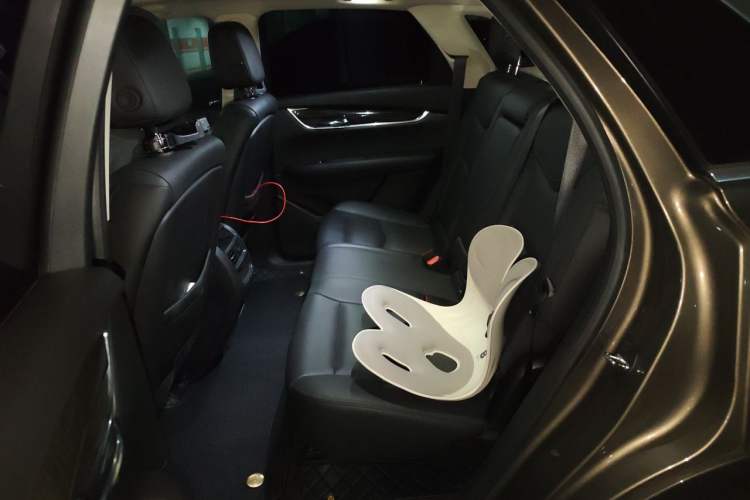 Used Cadillac XT5 2016 28T Four-Wheel Drive Luxury Model Left Rear Seat