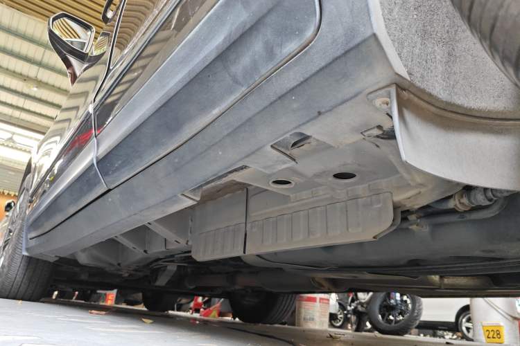 Used Cadillac XT5 2016 25T Luxury Model Left Side Sill