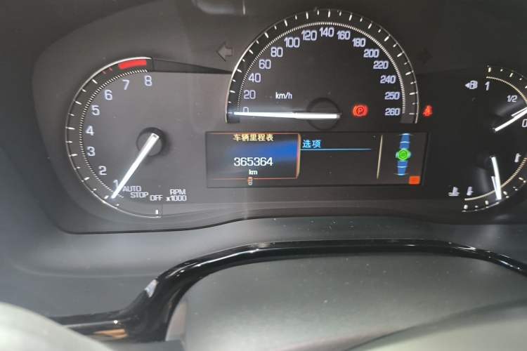 Used Cadillac XT5 2016 28T Four-Wheel Drive Tech Version Odometer Close Up