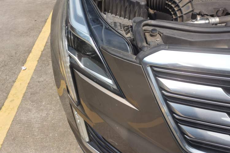 Used Cadillac XT5 2016 28T Four-Wheel Drive Luxury Model Right Front Headlight
