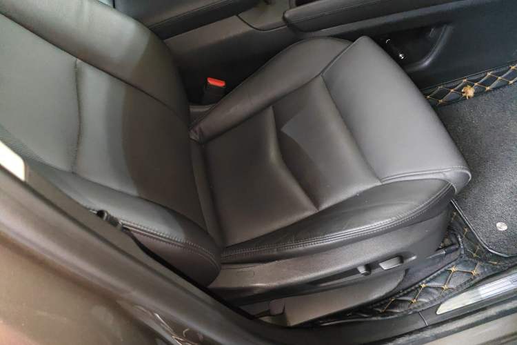 Used Cadillac XT5 2016 25T Luxury Model Right Front Seat
