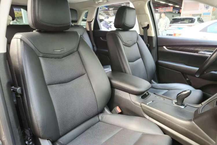 Used Cadillac XT5 2016 25T Luxury Model Right Front Seat