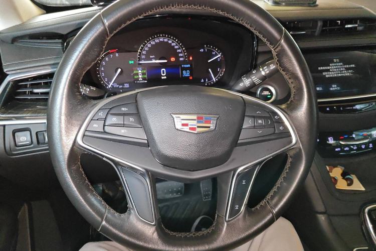 Used Cadillac XT5 2016 25T Luxury Model Steering Wheel