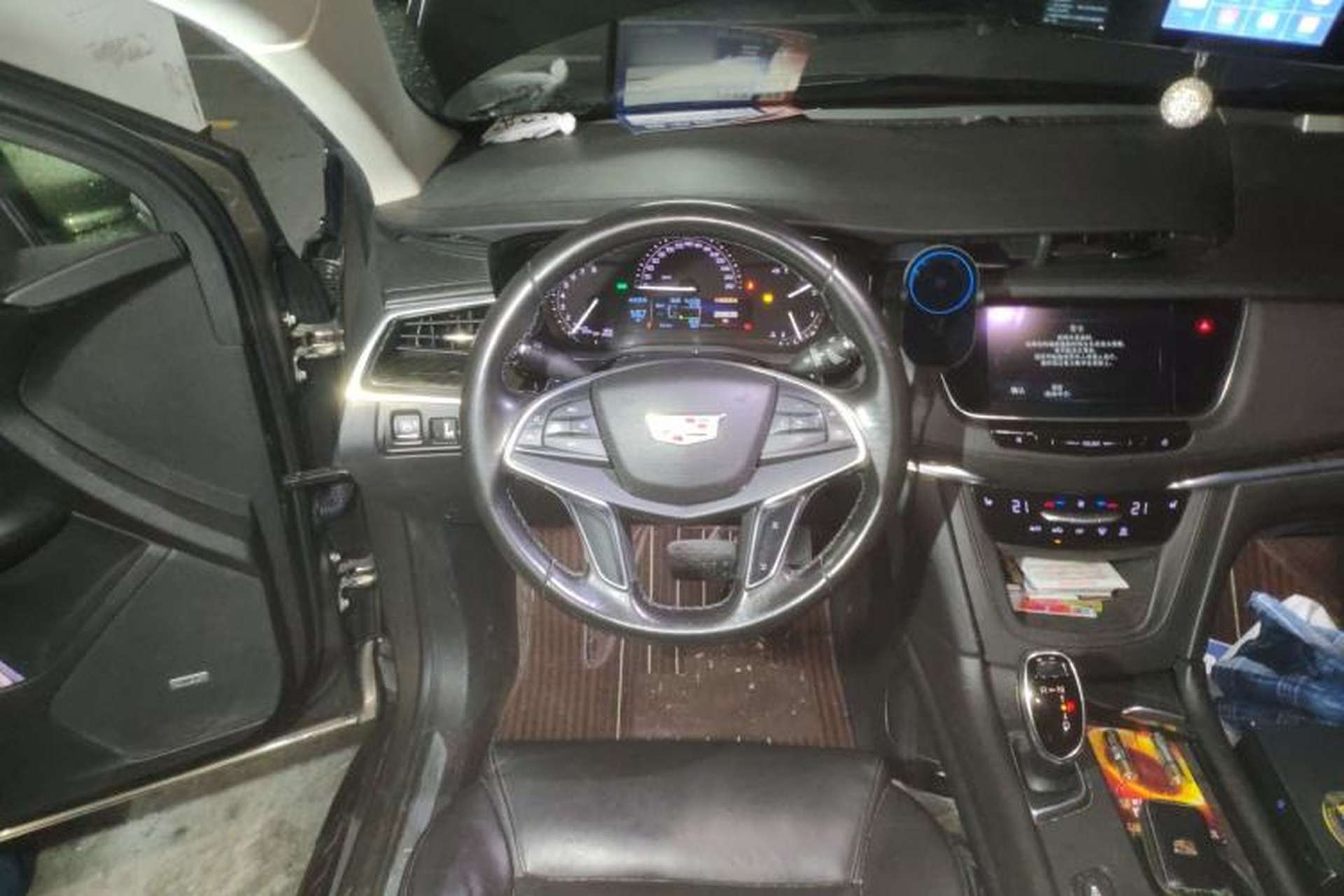 Used Cadillac XT5 2016 25T Luxury Model Steering Wheel