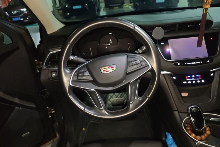 Used Cadillac XT5 2016 28T Four-Wheel Drive Luxury Model Steering Wheel