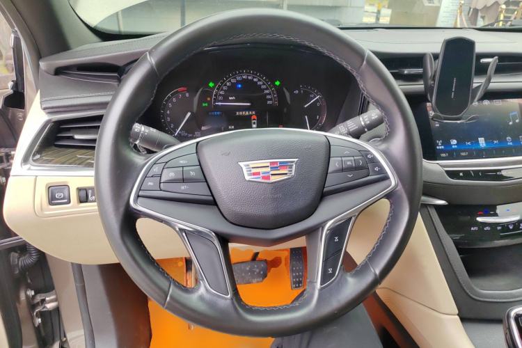 Used Cadillac XT5 2016 25T Tech Edition Steering Wheel