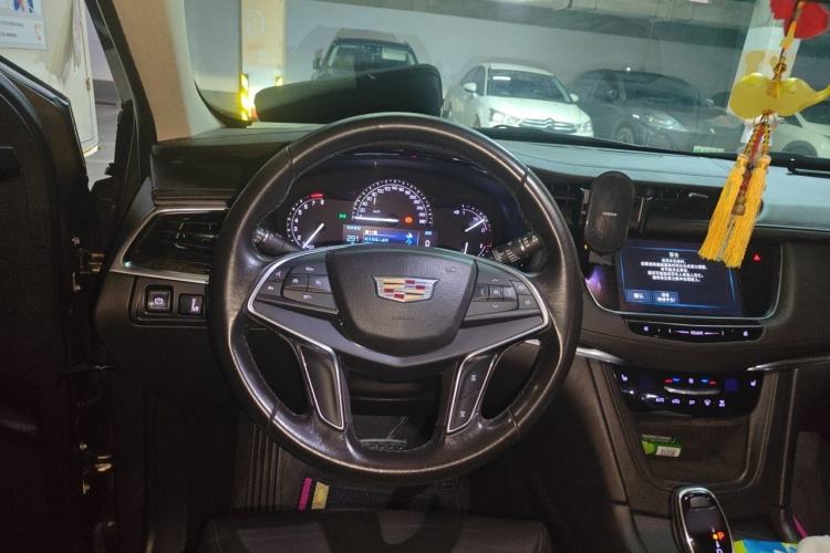 Used Cadillac XT5 2016 25T Luxury Model Steering Wheel