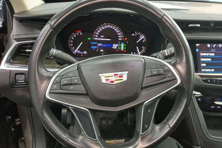 Used Cadillac XT5 2016 25T Luxury Model Steering Wheel