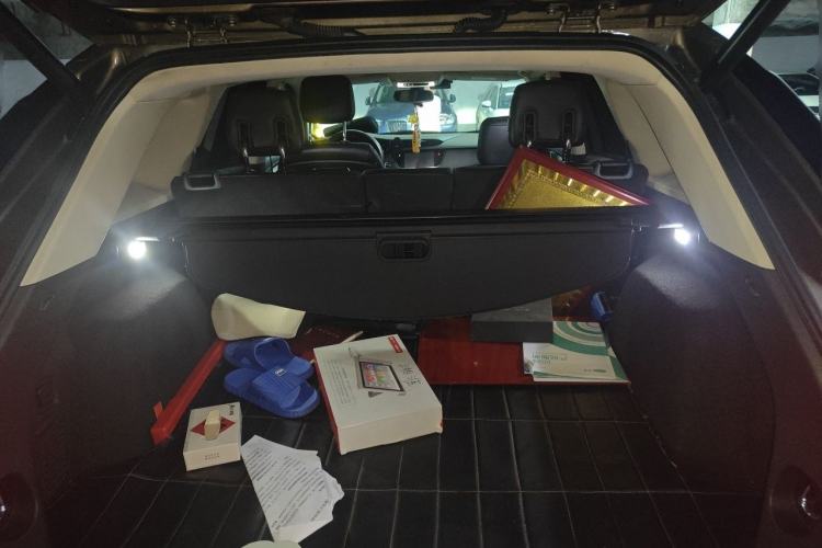 Used Cadillac XT5 2016 25T Luxury Model Trunk