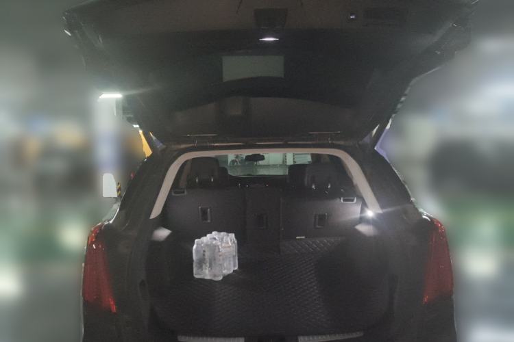 Used Cadillac XT5 2016 25T Luxury Model Trunk
