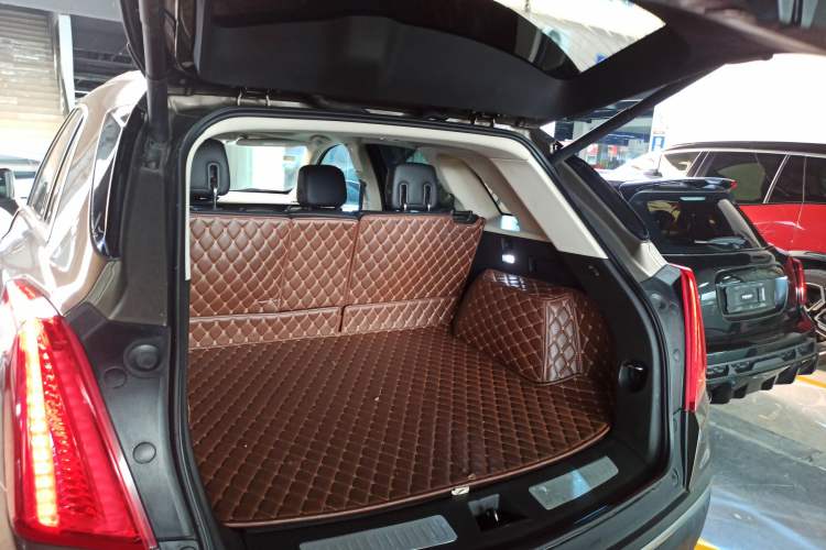 Used Cadillac XT5 2016 25T Luxury Model Trunk