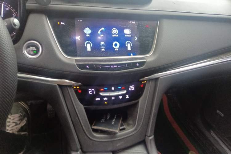 Used Cadillac XT5 2016 28T Four-Wheel Drive Luxury Model Audio And AC Panel