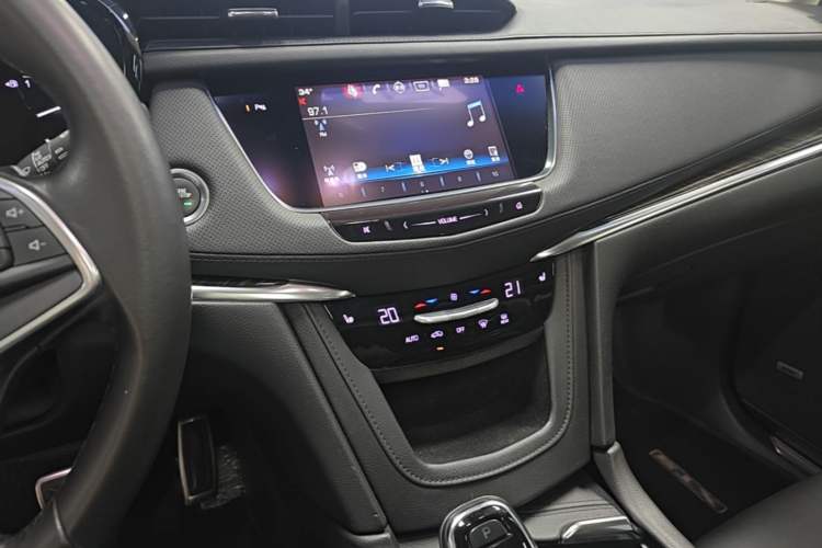 Used Cadillac XT5 2016 25T Luxury Model Audio And AC Panel