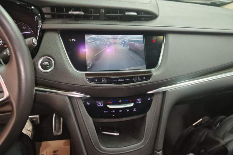 Used Cadillac XT5 2016 28T Four-Wheel Drive Luxury Model Audio And AC Panel