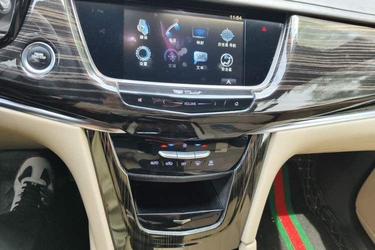 Used Cadillac XT5 2016 25T Tech Edition Audio And AC Panel