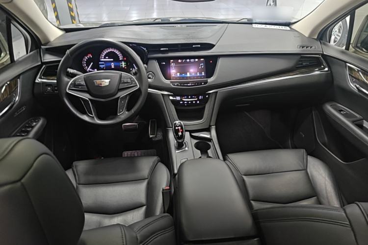 Used Cadillac XT5 2016 25T Luxury Model Center Console