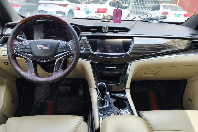 Used Cadillac XT5 2016 25T Tech Edition Center Console